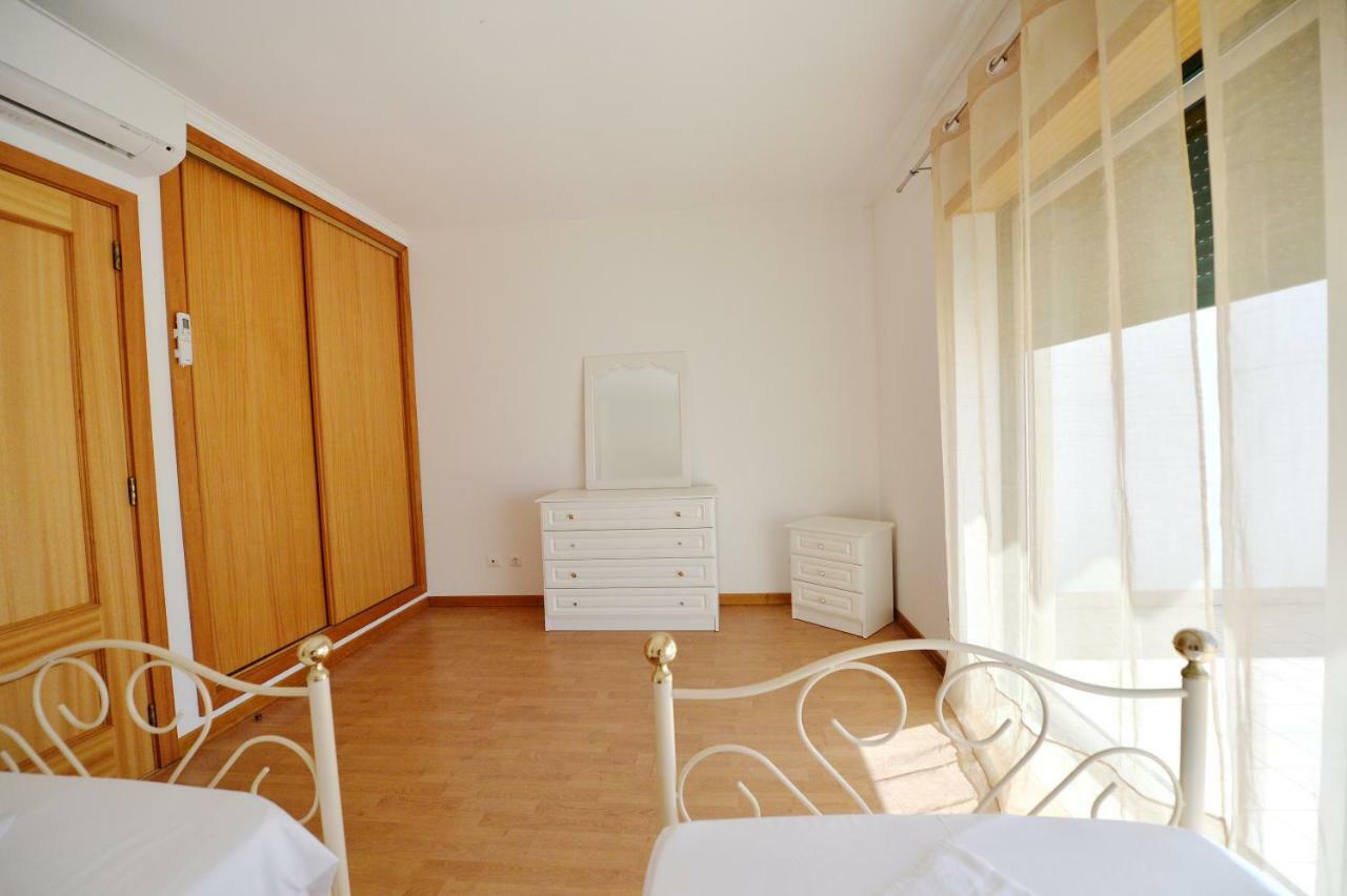 אלבופיירה Townhouse Next To Falesia Beach מראה חיצוני תמונה