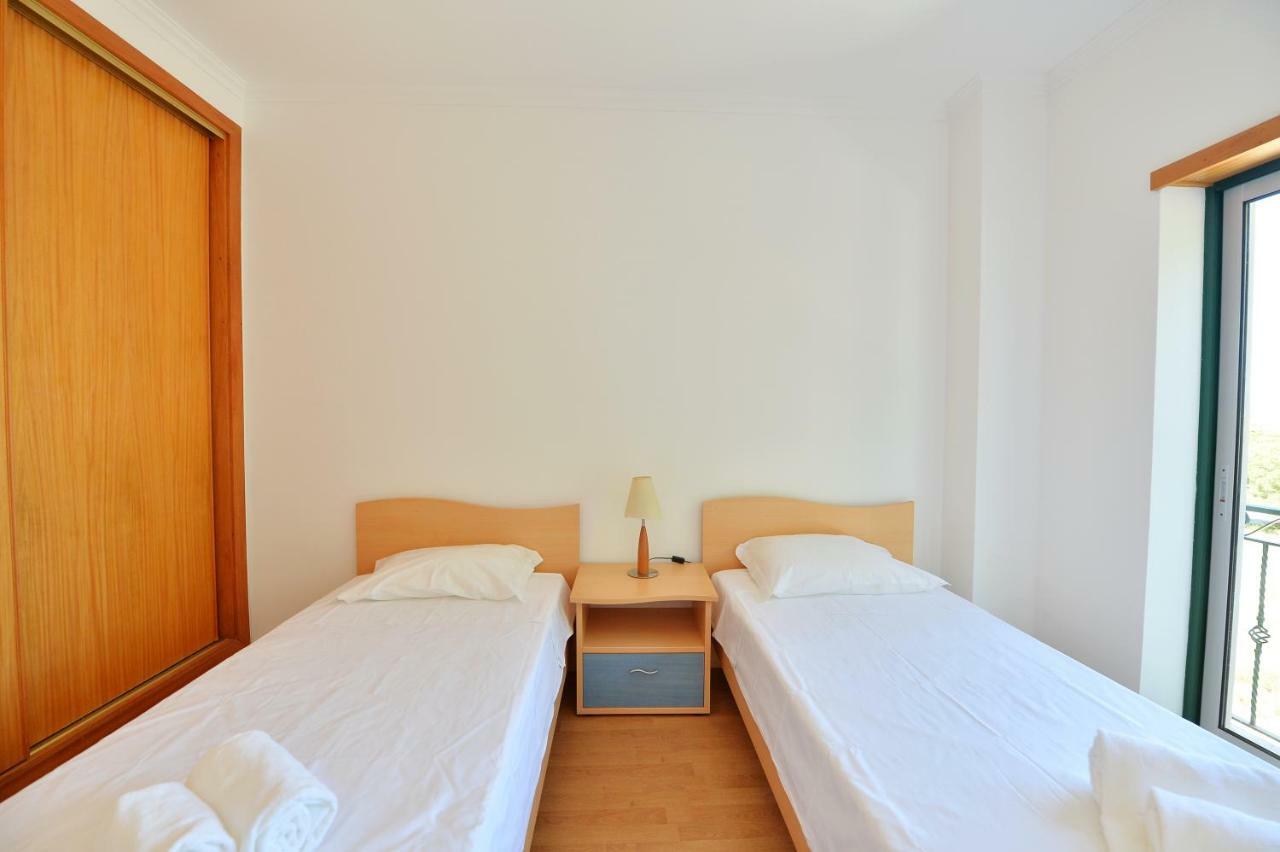 אלבופיירה Townhouse Next To Falesia Beach מראה חיצוני תמונה